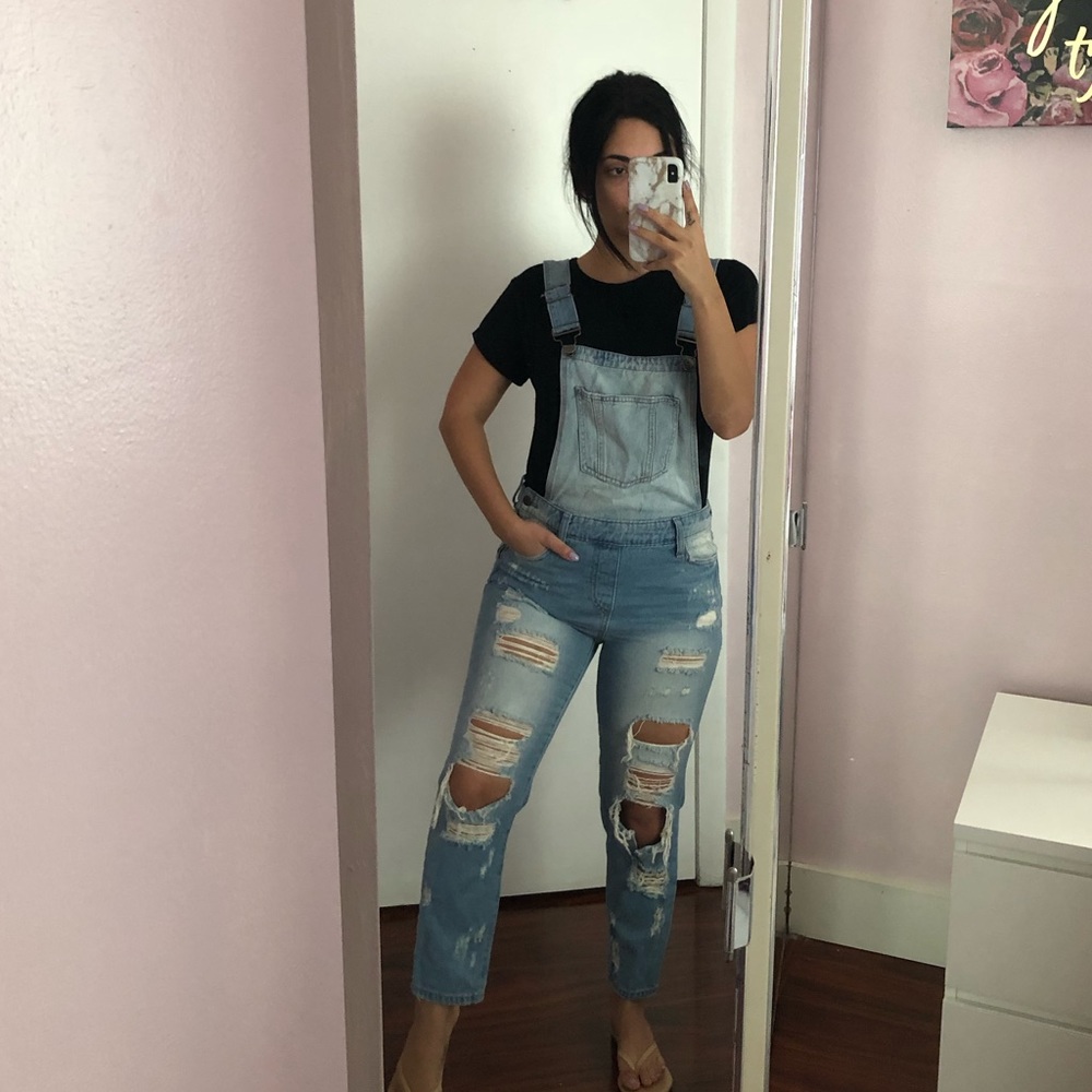 Distressed overalls - Picture 2 of 6